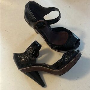 Kurt Geiger stunning heels! Purchased in 2008 (!!) Black patent peep toe,size 39